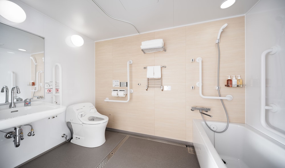 ツインルーム バスルーム0 | ティサージホテル那覇