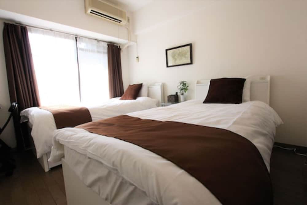 ツインルーム (2 Single beds) 客室2 | Forest Inn Fukuoka
