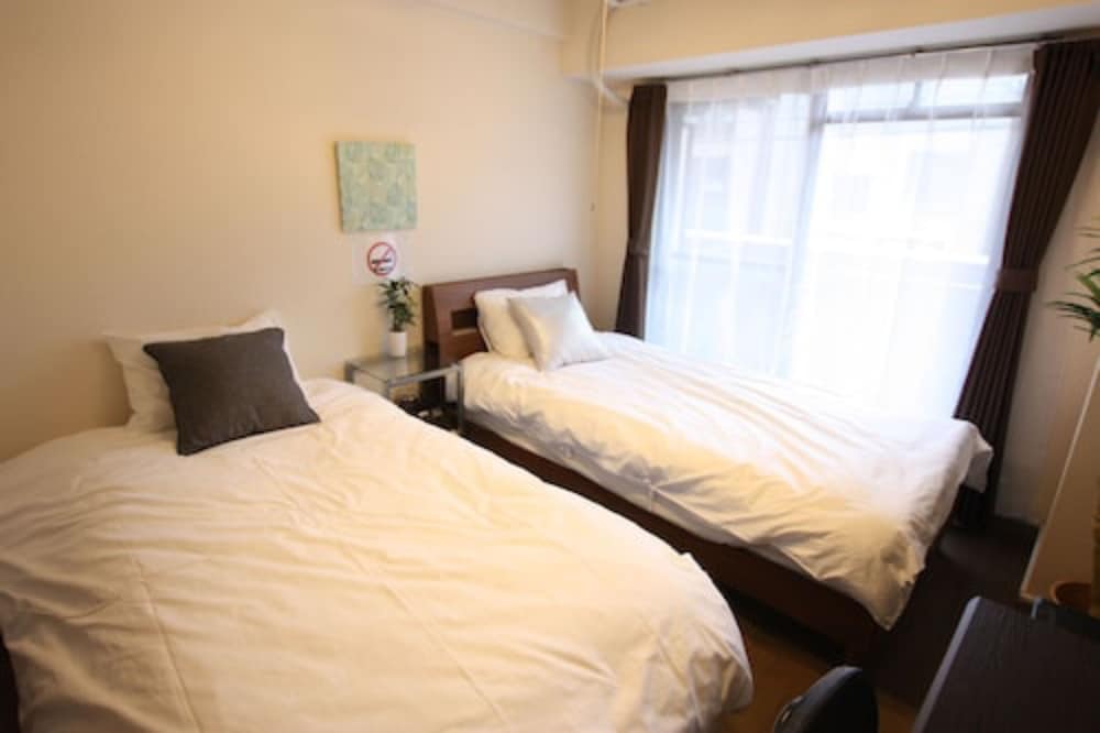 ツインルーム (Sofa bed and Single bed) 客室1 | Forest Inn Fukuoka