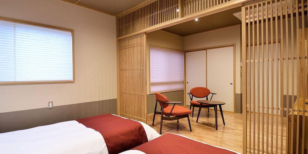 デラックス ツインルーム 客室1 | 旅館 おかやま