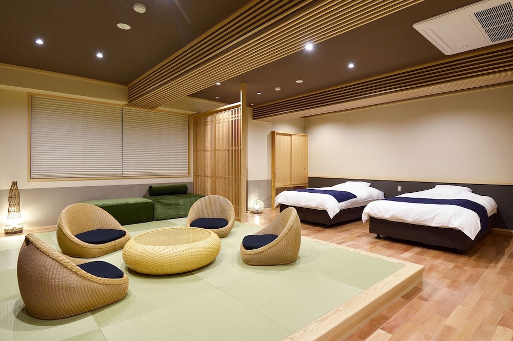 【リニューアルDeluxe和洋室】和室12畳+ツイン | 旅館 おかやま
