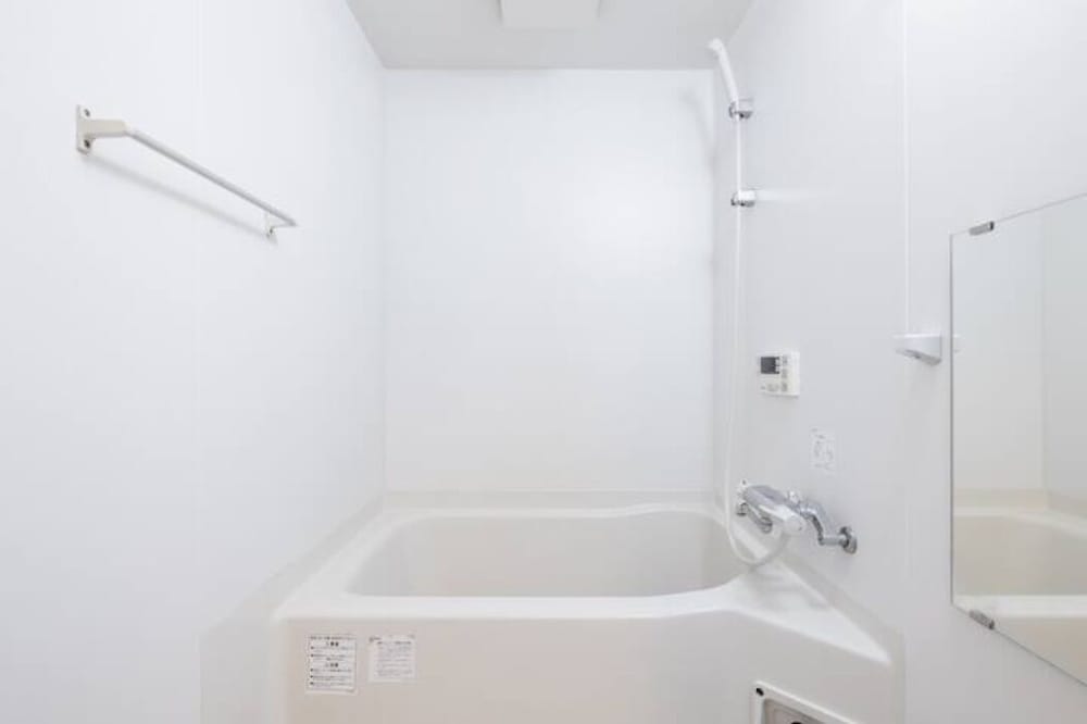 ツインルーム 共用バスルーム (虎の間) 共用バスルーム3 | Villa Sacra