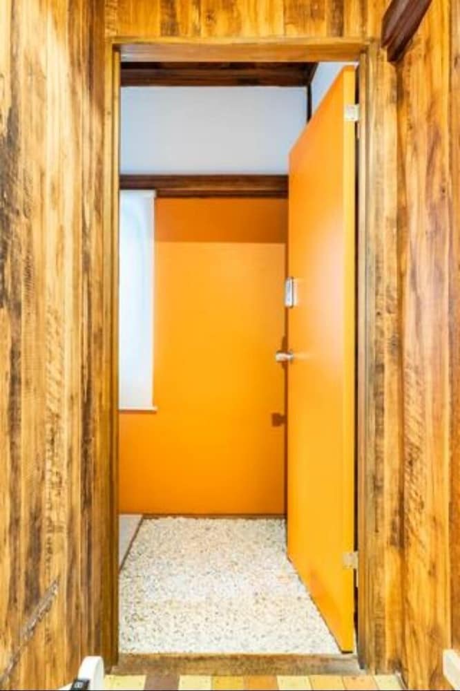 和室 スタンダード 共用バスルーム (雫の間) 客室3 | Villa Sacra