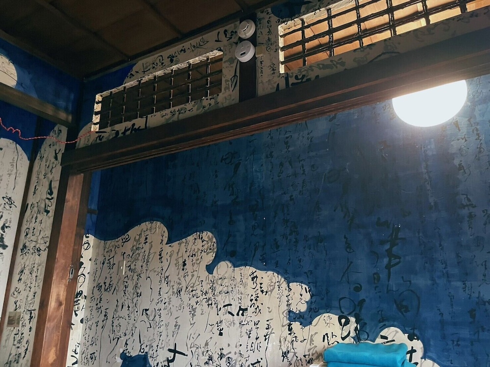 ツインルーム 共用バスルーム (月の間) 客室13 | Villa Sacra