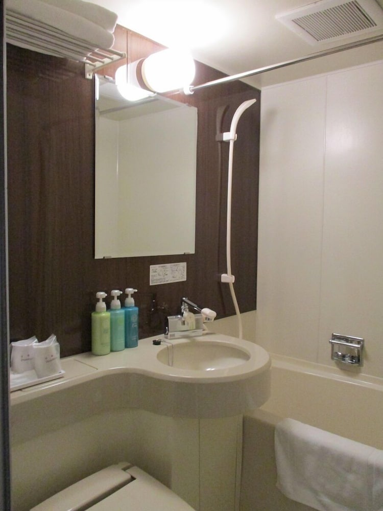 セミダブルルーム 禁煙 バスルーム1 | 新潟京浜ホテル