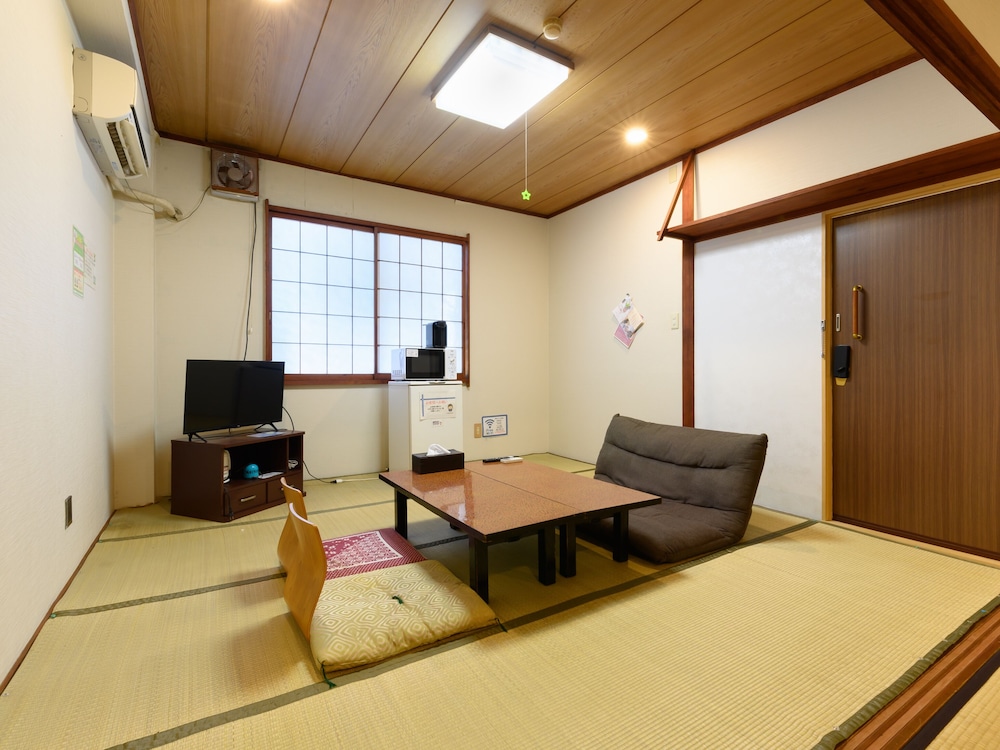 トラディショナル 4 人部屋 禁煙 (Japanese, Shared Washroom) 客室4 | Tabist 湖西 浜名湖の宿