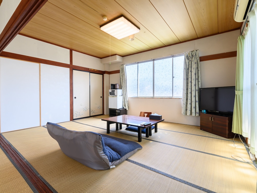 ファミリー ルーム 禁煙 (Japanese, Shared Washroom) 客室1 | Tabist 湖西 浜名湖の宿