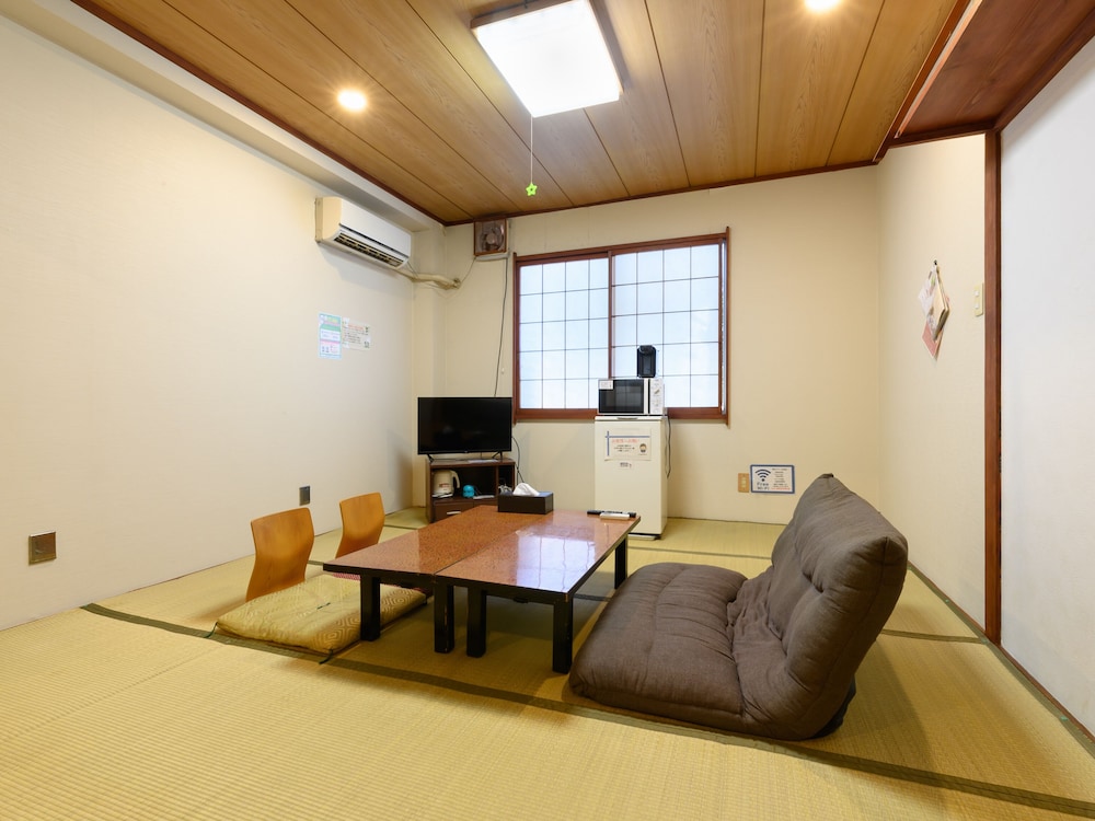 トラディショナル 4 人部屋 禁煙 (Japanese, Shared Washroom) 客室3 | Tabist 湖西 浜名湖の宿