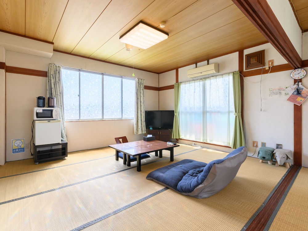 ファミリー ルーム 禁煙 (Japanese, Shared Washroom) 客室2 | Tabist 湖西 浜名湖の宿