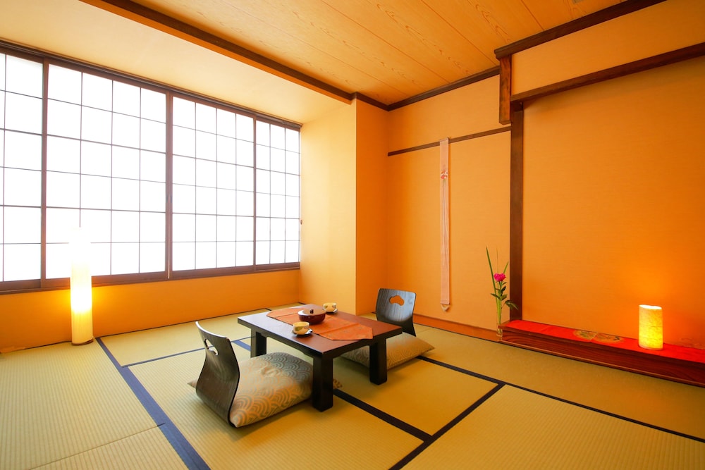 和室 4名共用バスルーム 喫煙可 客室1 | ホテル明治屋