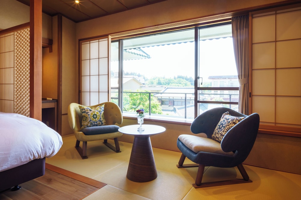 ベッドのある和室 和モダン客室 (禁煙) 客室1 | 白玉の湯 泉慶