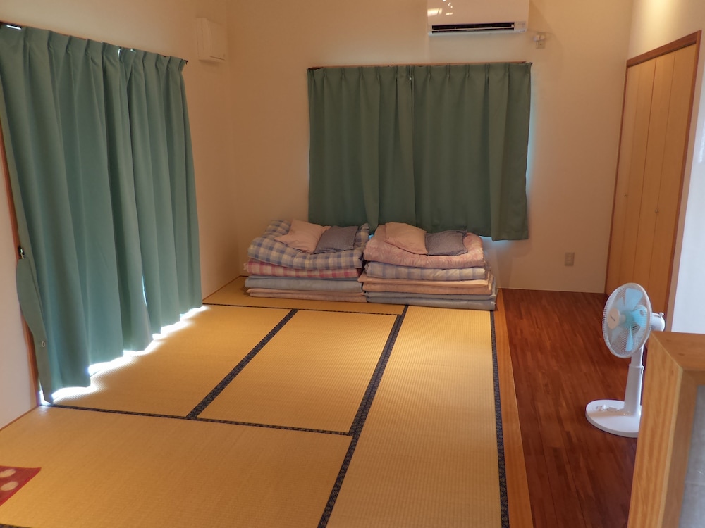 客室1 | 素泊まりの宿 かえるやぁ