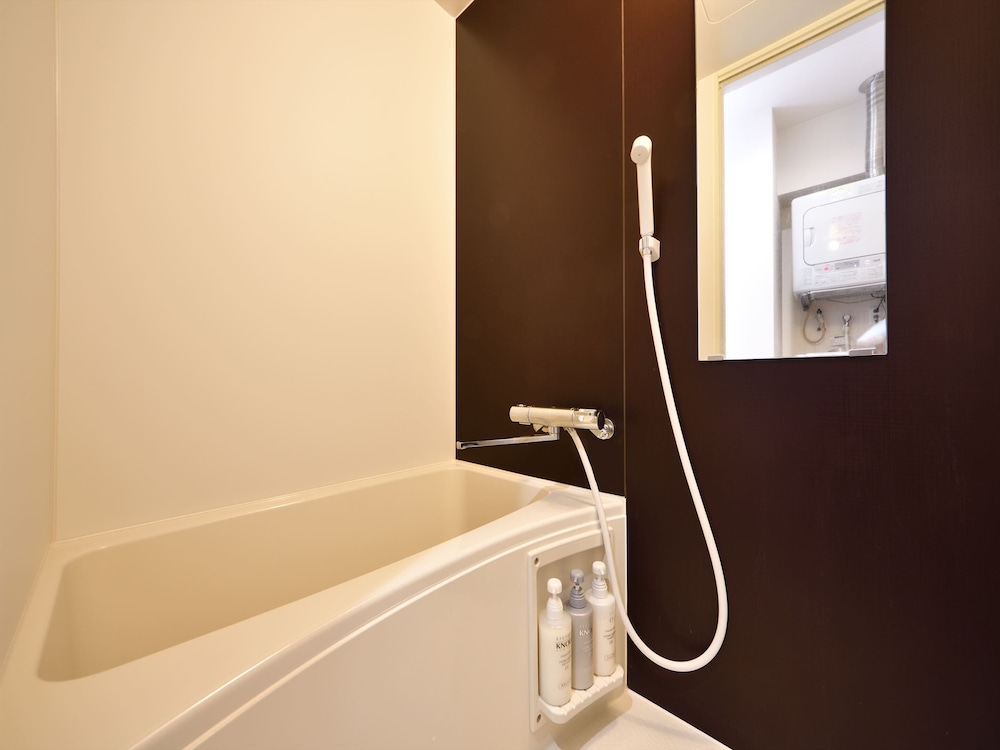 ツインコンド 禁煙 バスルーム2 | 刻の宿 那覇 by サンレストリゾート