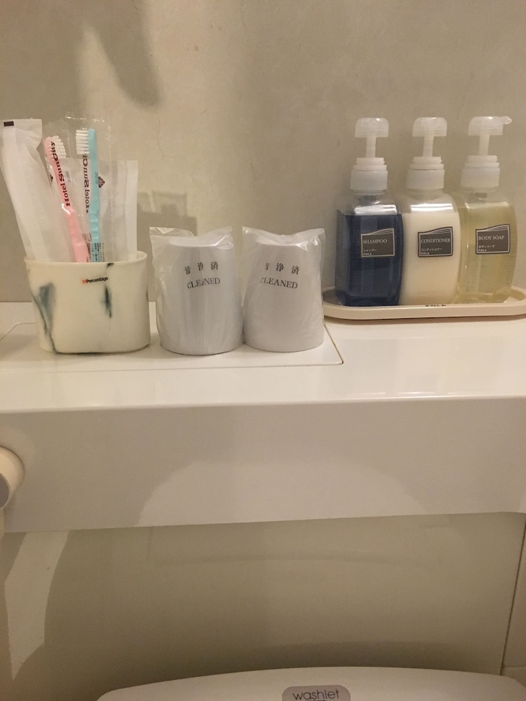 喫煙ダブルルーム D6 トレインビュー バスルーム1 | ホテル サン シティ池袋