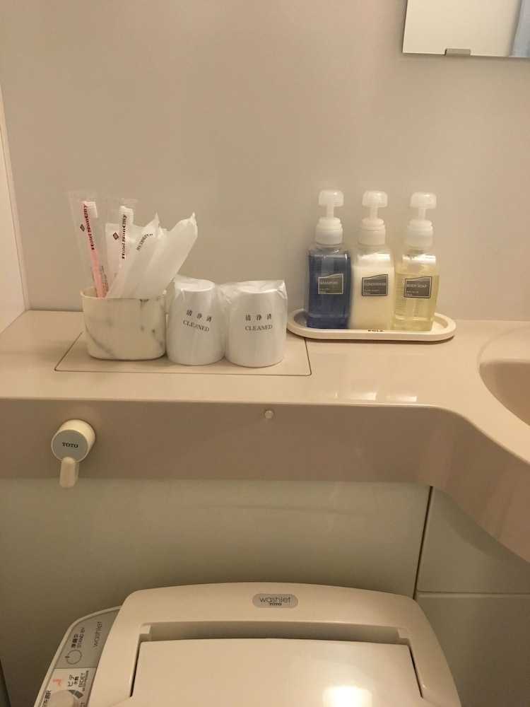 禁煙ツインルーム TA12N 線路反対側 バスルーム1 | ホテル サン シティ池袋