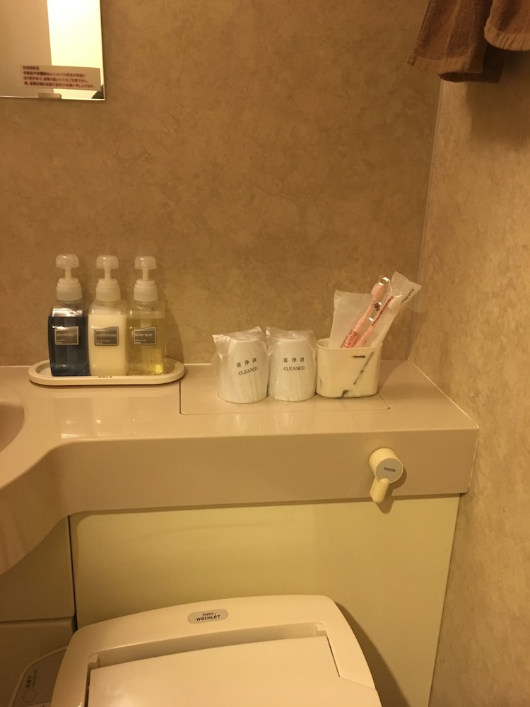 喫煙ダブルルーム D11 線路反対側 バスルーム1 | ホテル サン シティ池袋