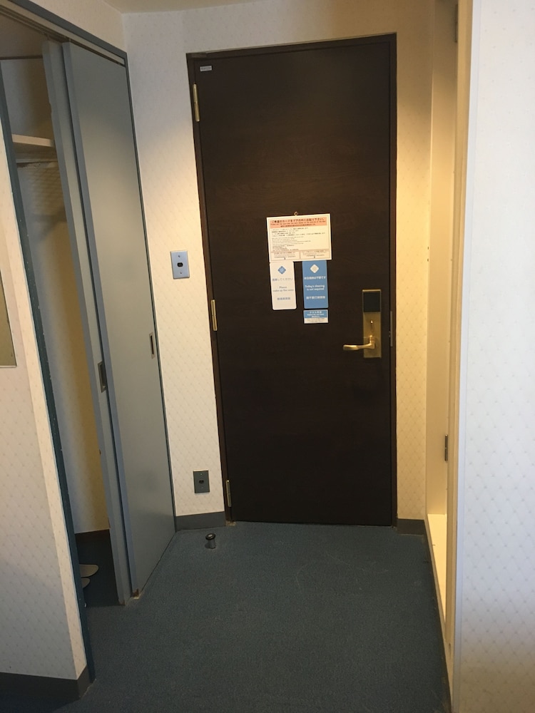 喫煙ダブルルーム D6 トレインビュー 客室の設備とサービス2 | ホテル サン シティ池袋