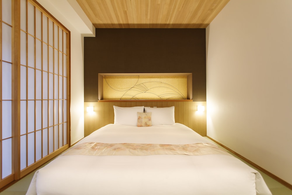 デラックスクイーンルーム (バスタブ付き) 禁煙 客室4 | ぎおん美先 古門前