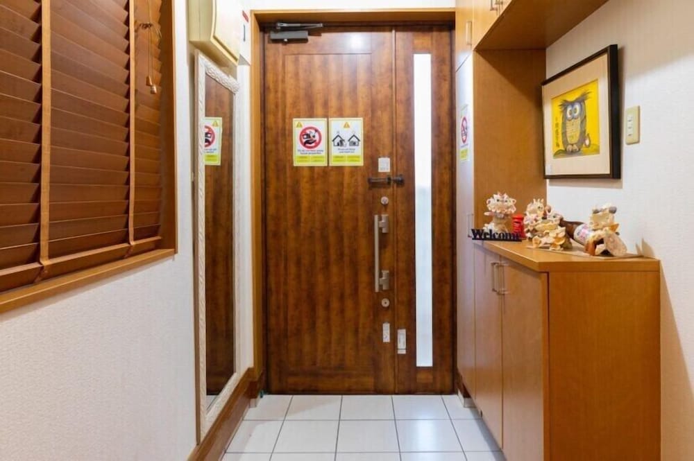 内部エントランス1 | Private Vacation Home COZY