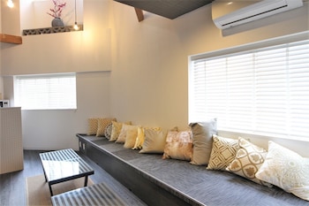 SEKAI HOTEL 満月