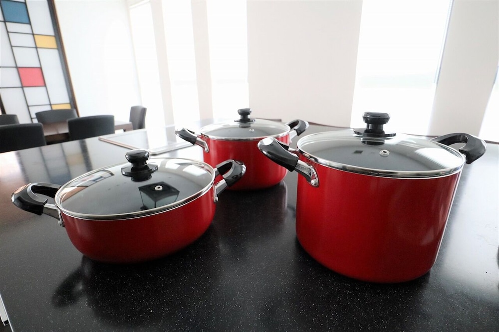 一棟貸し 共用キッチン設備1 | 暖炉之宿コンセプトハウス星田