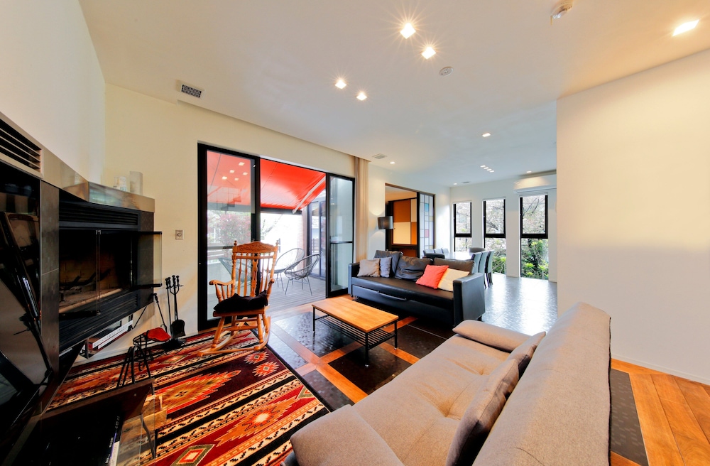 一棟貸し リビングルーム0 | 暖炉之宿コンセプトハウス星田