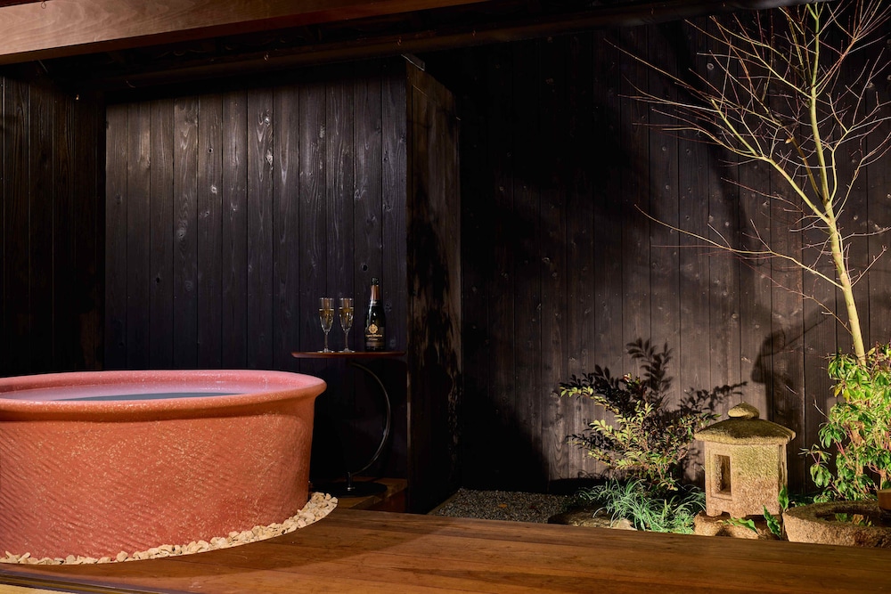 [三弦] 2階建て京町家スイート 露天風呂付 禁煙 テラス / パティオ0 | Kyoto Machiya 福音