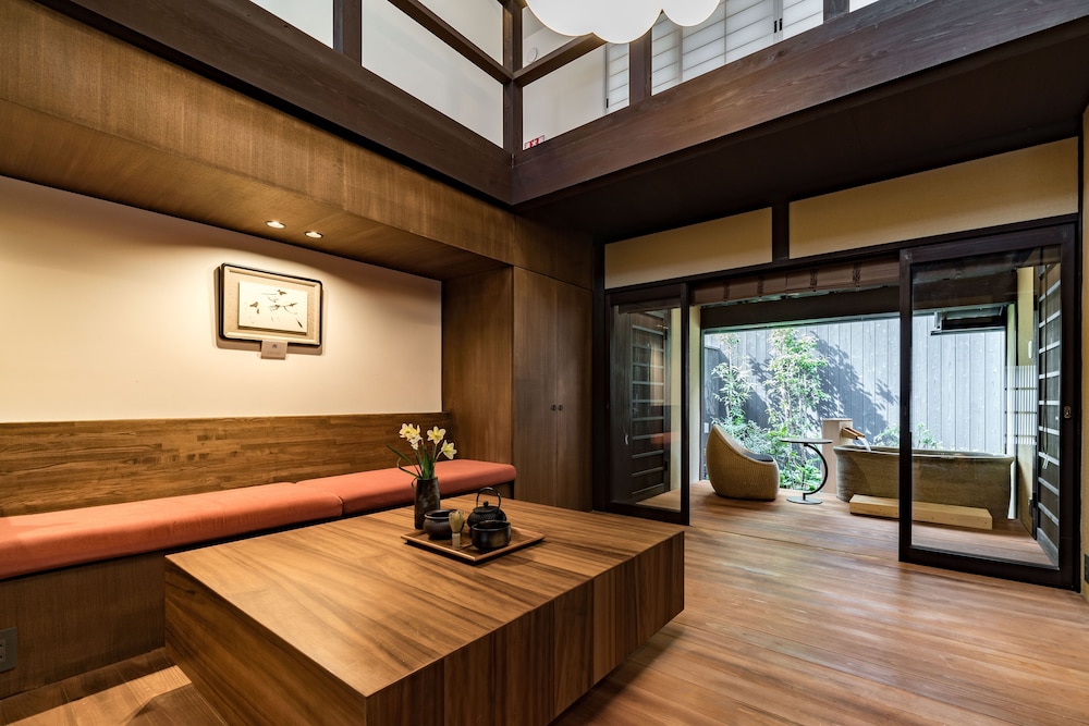 [胡弓] 2階建て京町家スイート 露天風呂付 禁煙 客室5 | Kyoto Machiya 福音