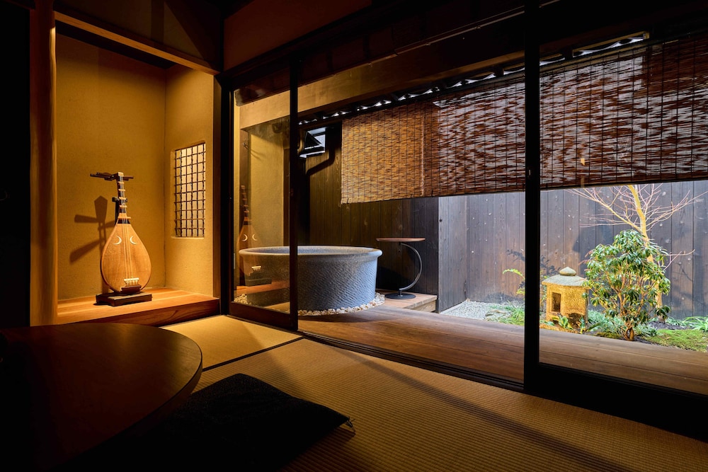 [琵琶] 2階建て京町家スイート 露天風呂付 禁煙 | Kyoto Machiya 福音