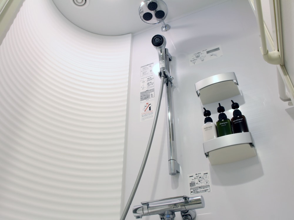 ダブルルーム ダブルベッド 1 台 喫煙可 バスルームのシャワー0 | 長崎 バス ターミナル ホテル