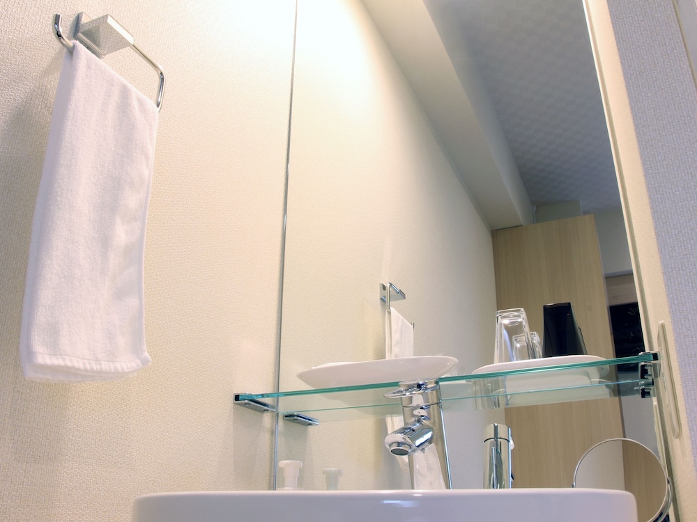 ダブルルーム ダブルベッド 1 台 喫煙可 リビング エリア0 | 長崎 バス ターミナル ホテル