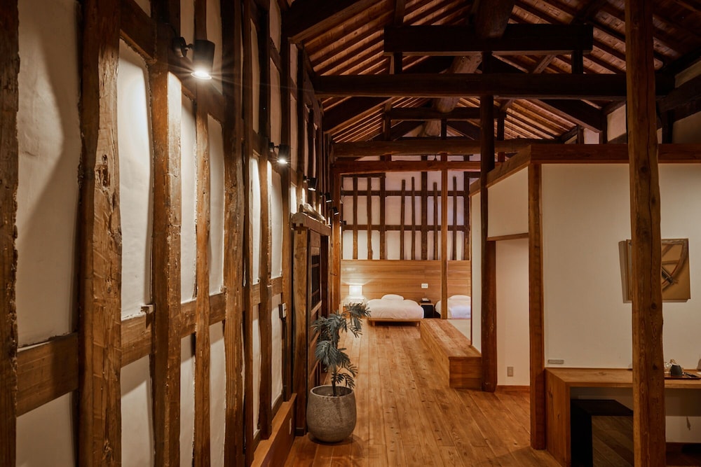 VMGスイート 客室2 | 佐原商家町ホテルNIPPONIA