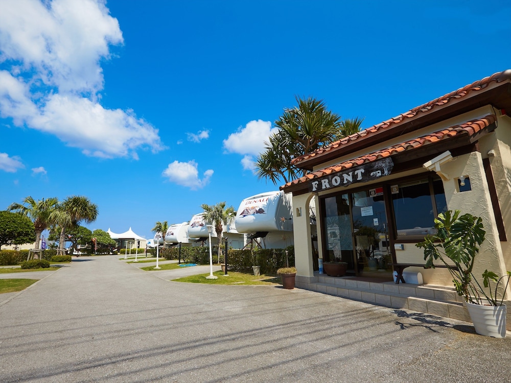 フロント1 | ウッドペッカー今帰仁