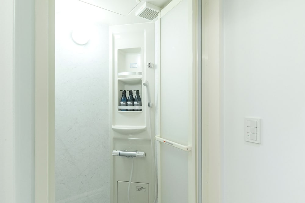 スタンダード ダブルルーム 共用バスルーム0 | & AND HOSTEL AKIHABARA