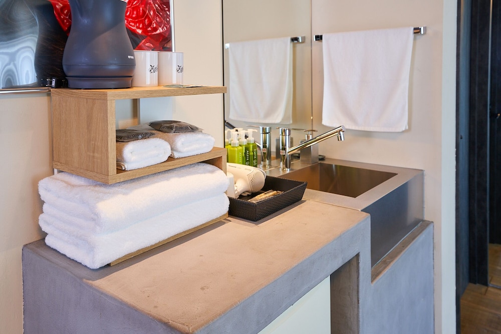 コンフォート 4 人部屋 客室9 | ホテル マテリアル