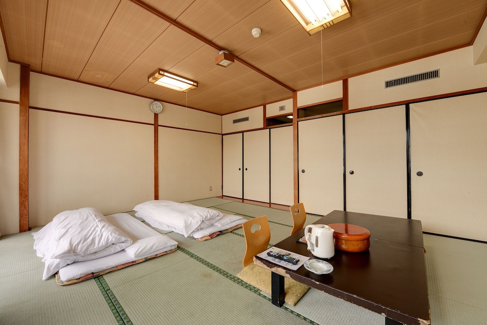 ファミリー ルーム 専用バスルーム 客室1 | 観光旅館ホテル近江屋