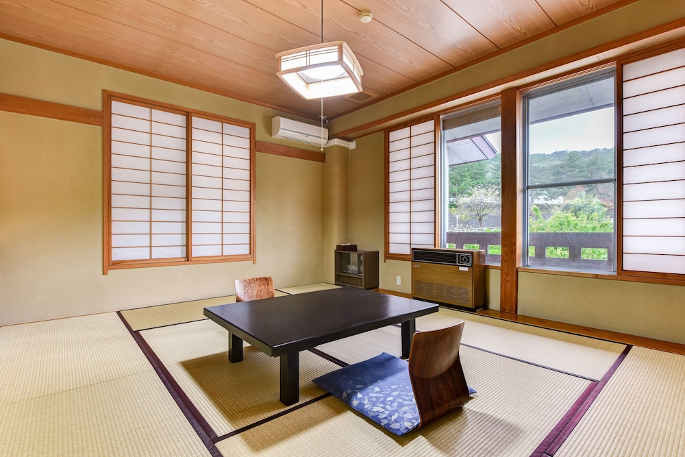 和室 スーペリアルーム 共用バスルーム | 別館ふじや旅館