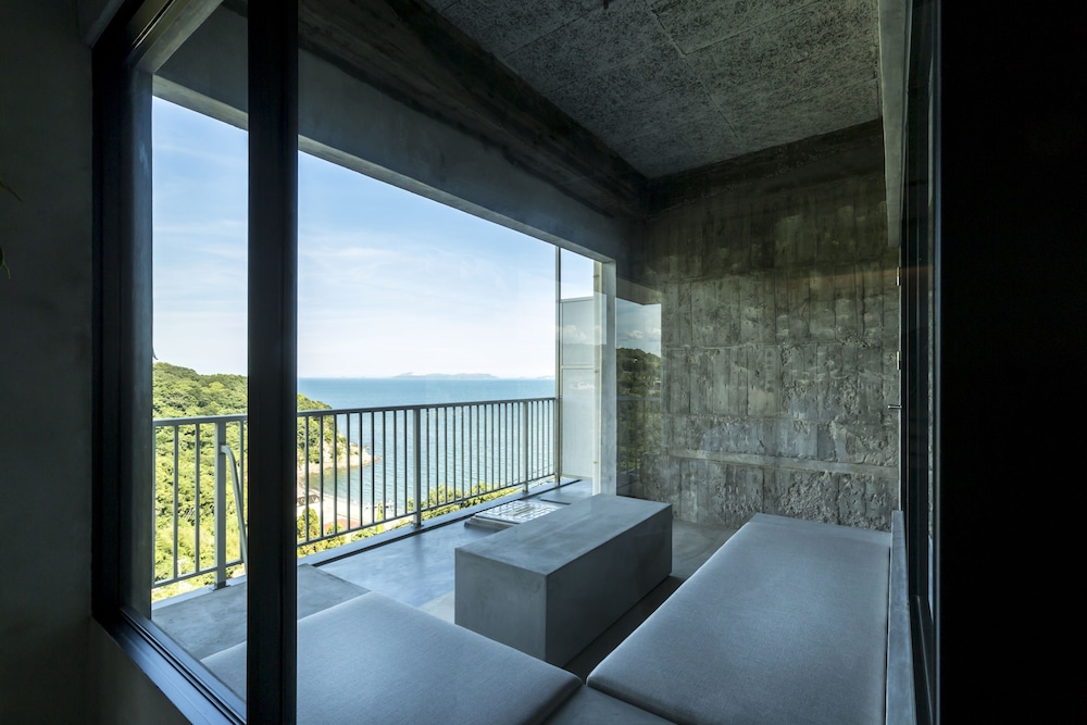 オーシャンスイート302 禁煙 テラス / パティオ0 | ミサキテラス