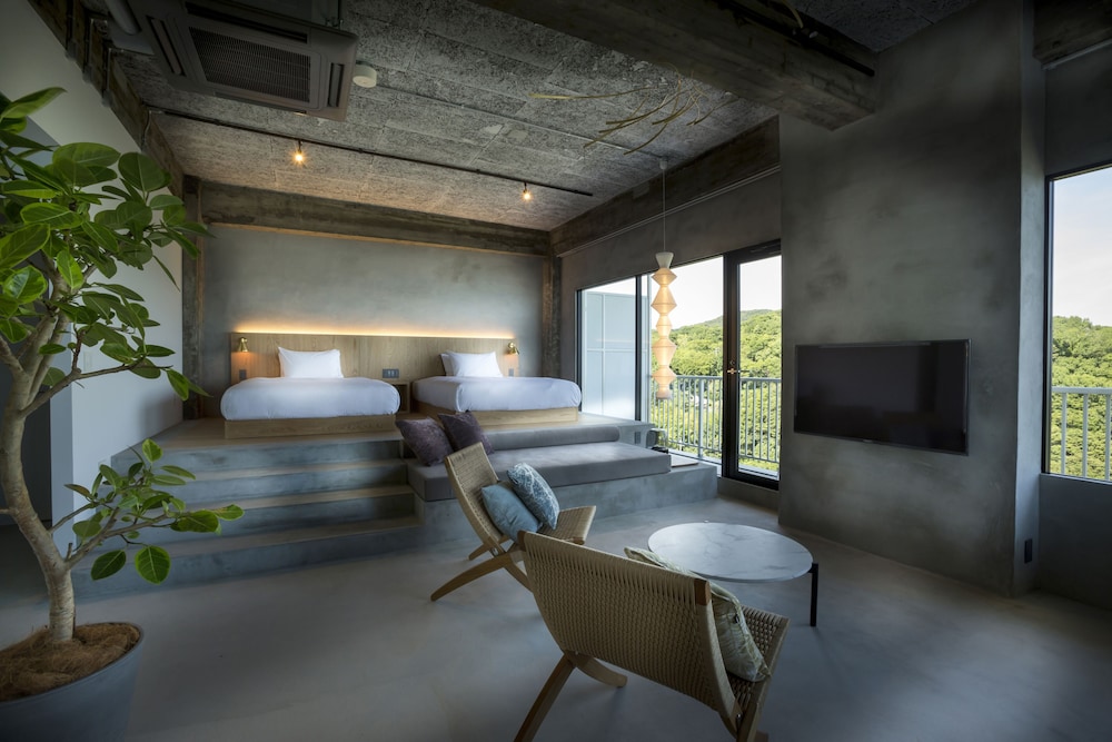 オーシャンコーナースイート301 禁煙 客室1 | ミサキテラス