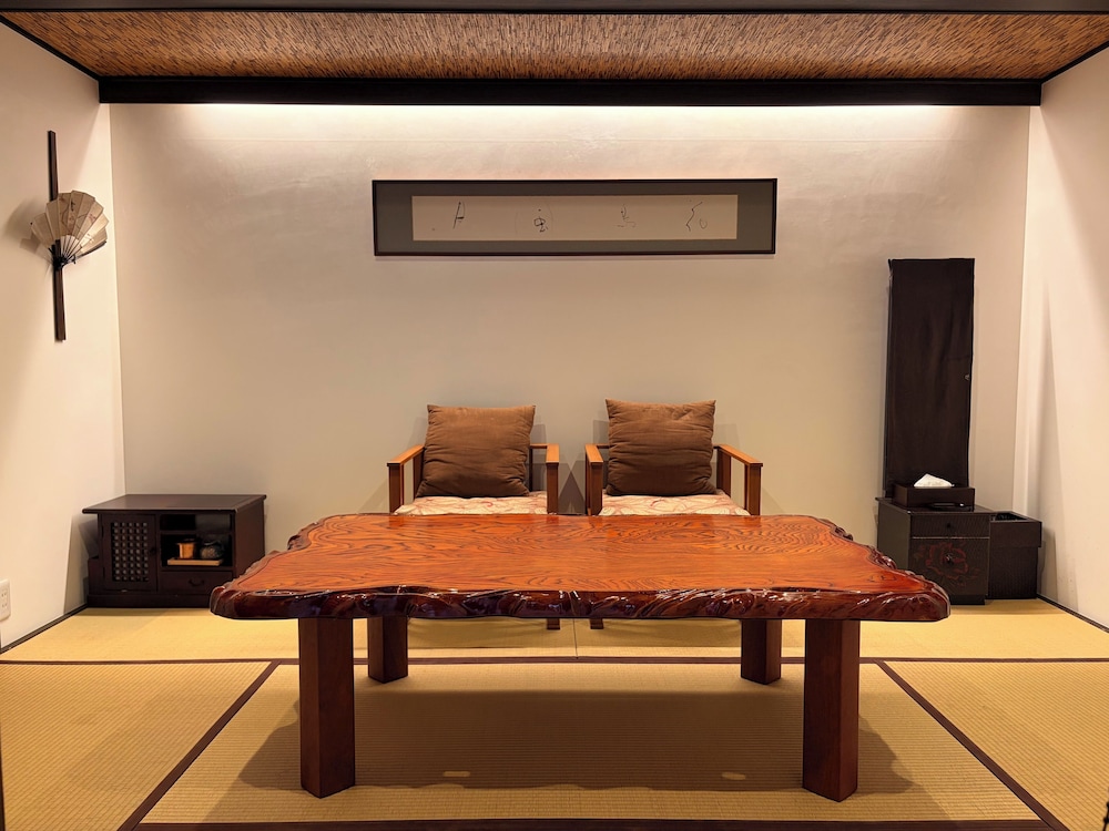 [葵] 和室 ツインルーム 蔵一棟貸し(1階 +2階) | 十四春旅館