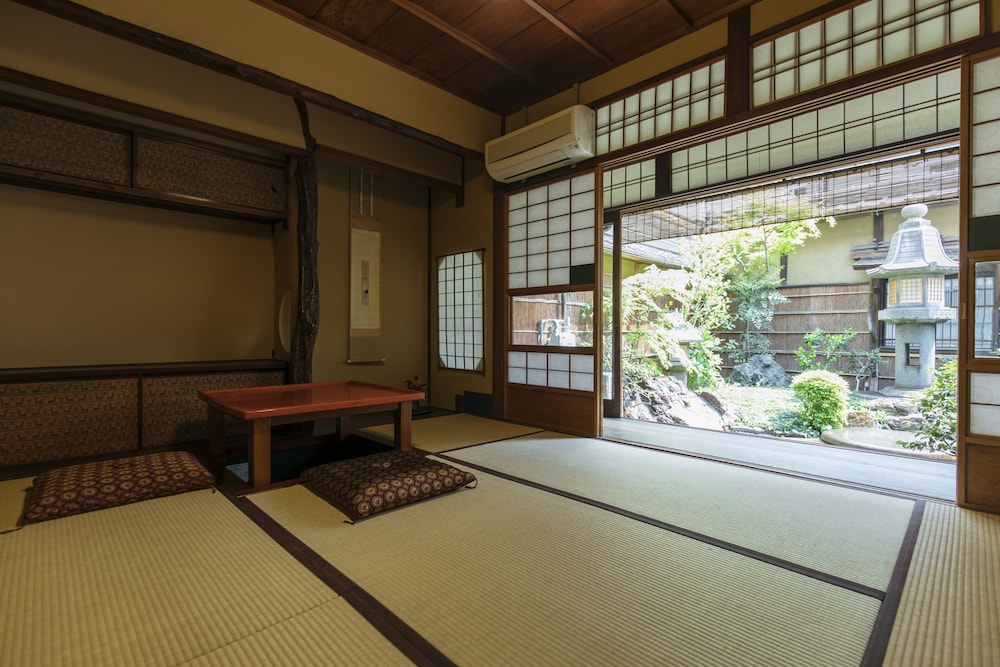 和室 ツインルーム バルコニー付 『五月』 客室3 | 十四春旅館