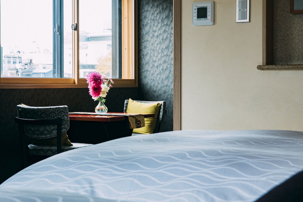 コーナープレミア ツイン シティビュー 客室1 | ホテル アルザ京都