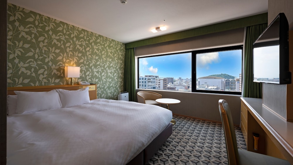 キングサイズベッドルーム | 名鉄小牧ホテル