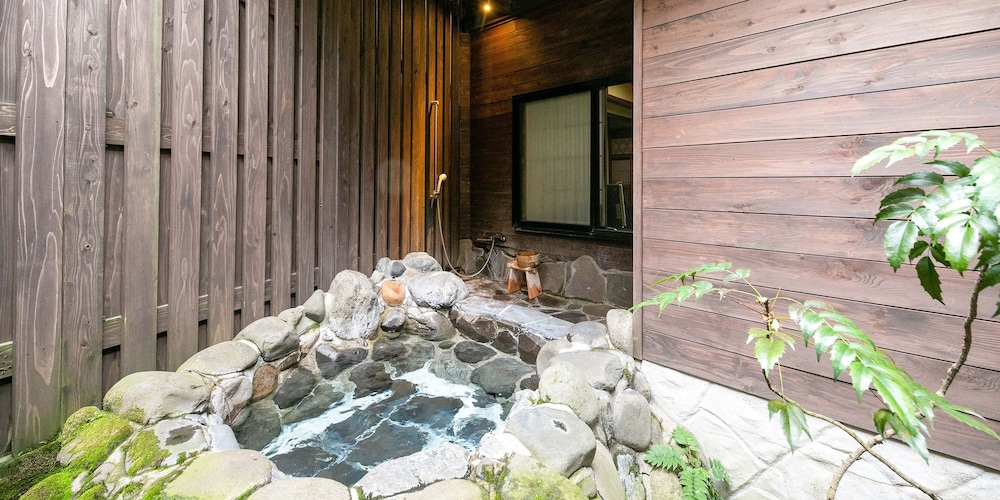 -UGUISU-内湯, 露天風呂付和室 禁煙 バスルーム1 | 湧き水と創作料理の宿 つるや