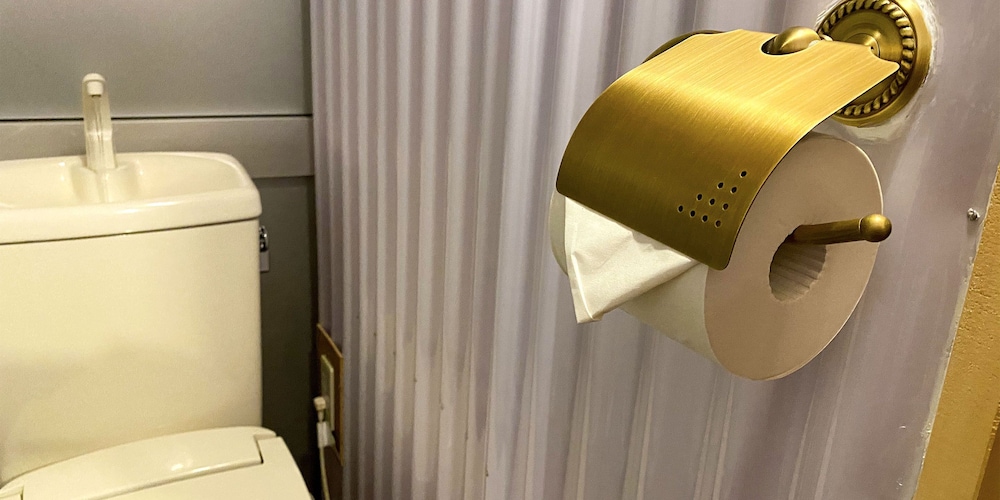 ベーシック ツインルーム 禁煙 (1-3 people /Baritone) バスルーム2 | フォルテ