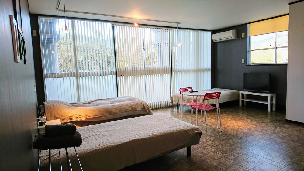 洋室トリプル 1~4名 (テナー) 禁煙 客室4 | フォルテ