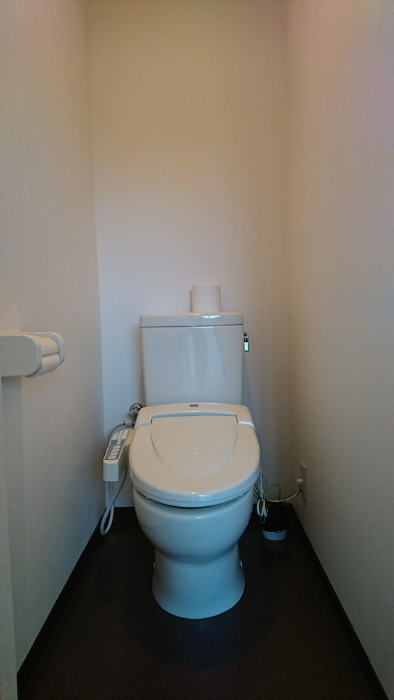 洋室トリプル 1~4名 (テナー) 禁煙 バスルーム0 | フォルテ