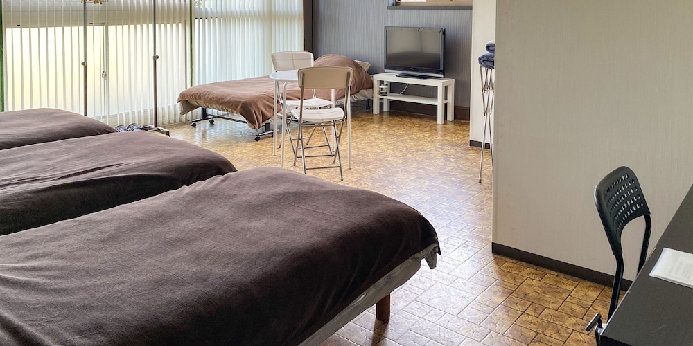 洋室トリプル 1~4名 (テナー) 禁煙 客室6 | フォルテ