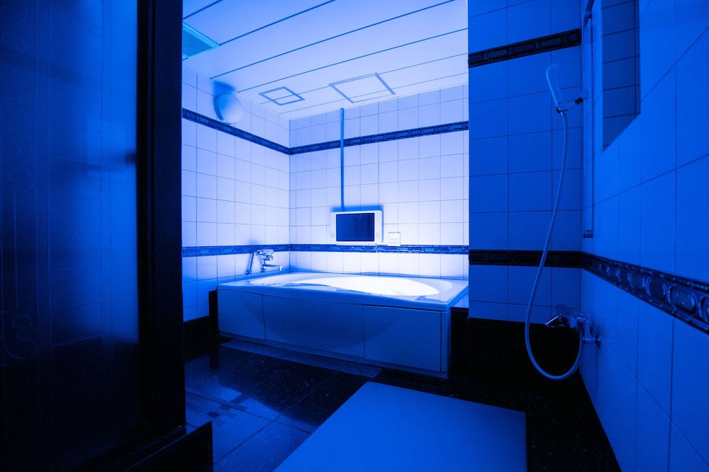 デラックス クイーンルーム バスルーム1 | ホテルペリエ - 大人限定