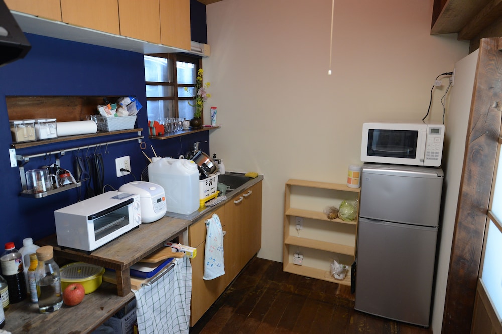 6人部屋 (2段ベッド) 禁煙 共用キッチン0 | たけた駅前ホステルｃｕｅ